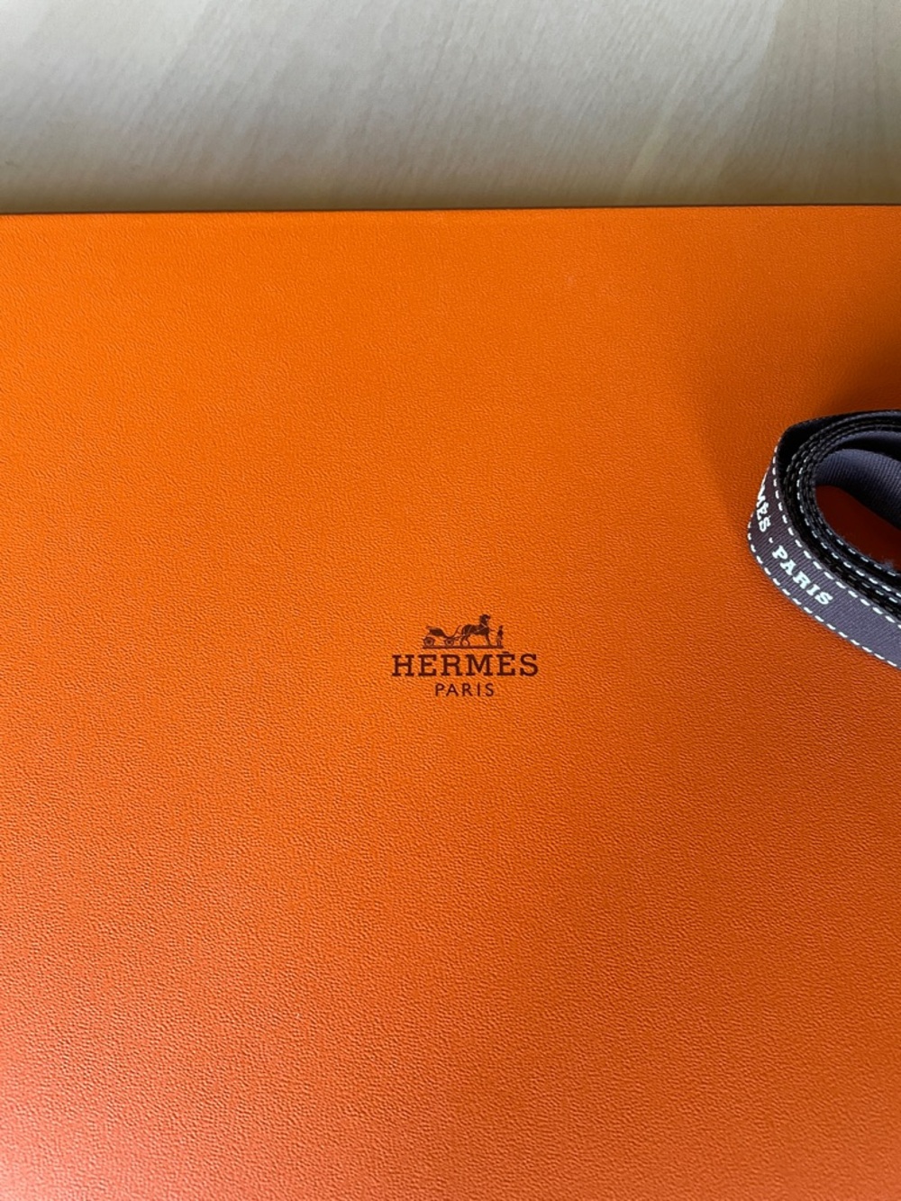 Authentic Hermes Orange Box with ribbon - size for 140 cm shawl - Picture 2 of 6